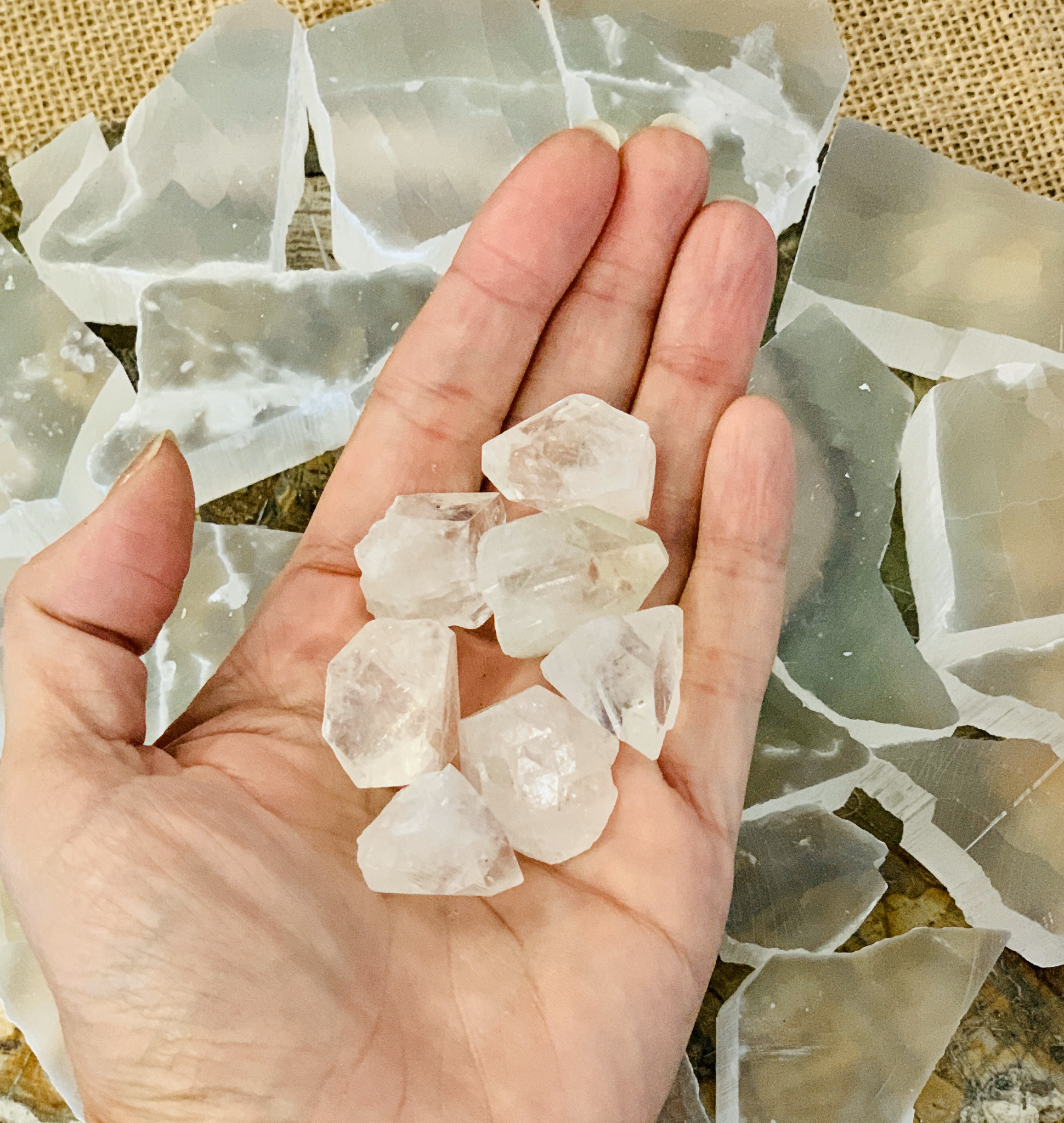 Apophyllite, Natural