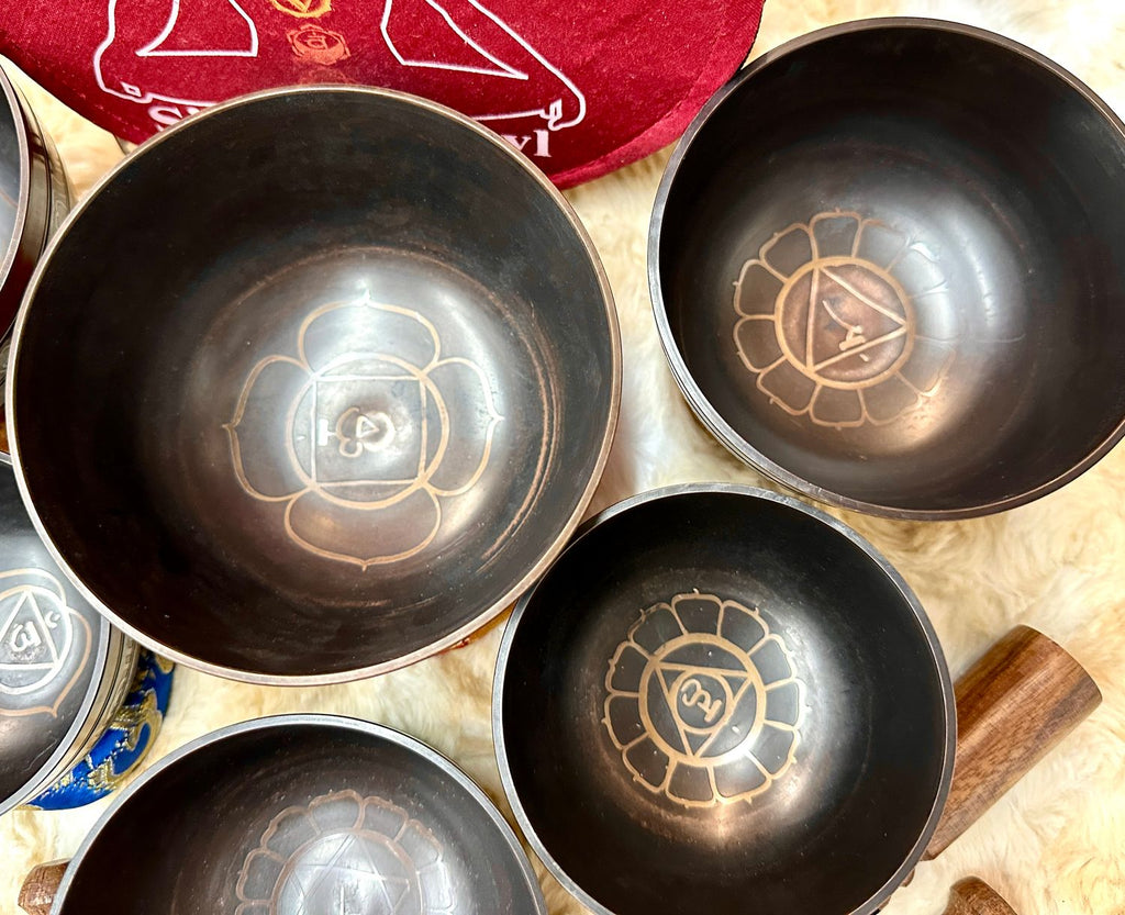7 Chakras Tibetan Singing Bowl Set – Raven Moon Emporium